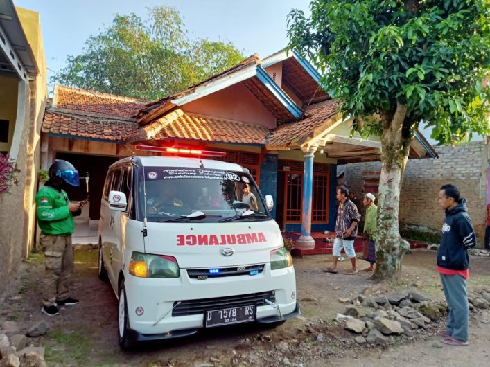 Ambulance Bandung Express